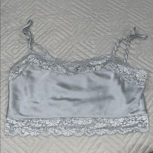 BRANDY MELVILLE LACEY CROP TOP